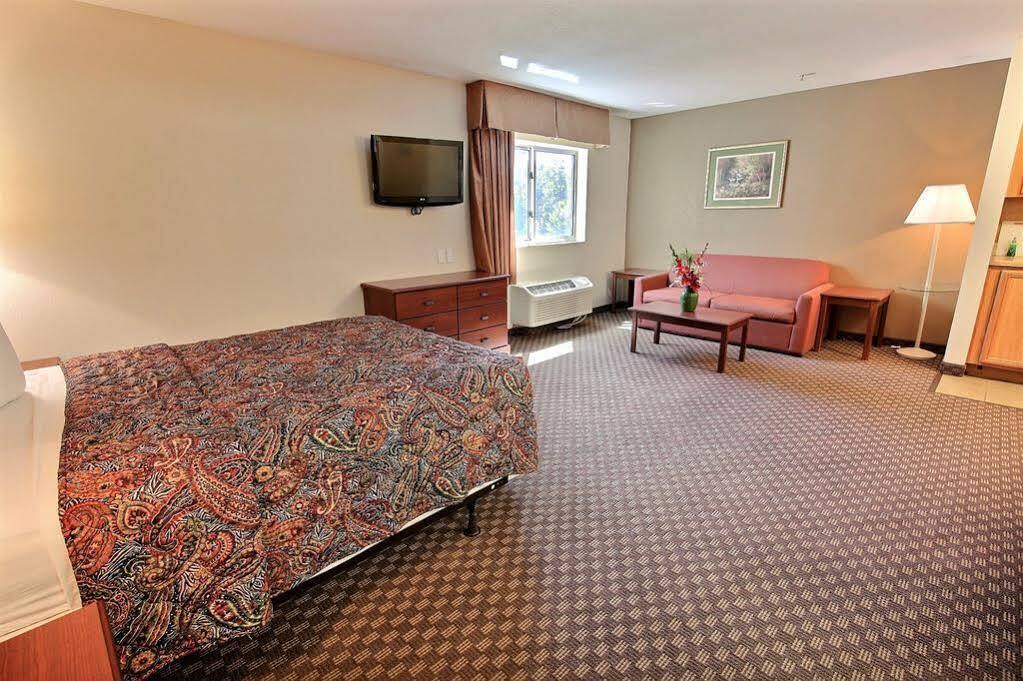 Intown Suites Extended Stay Newport News Va - I-64 Eksteriør billede